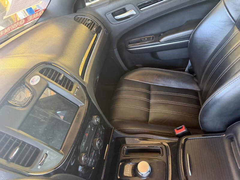2017 Chrysler 300