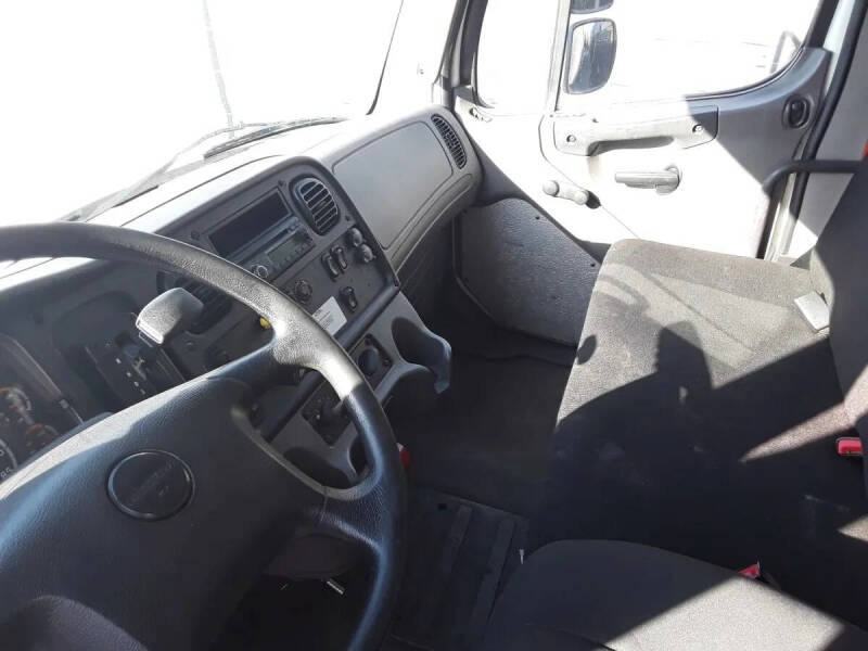 2016 Freightliner M2 106