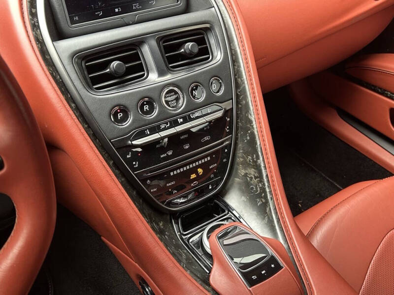 2019 Aston Martin DBS Superleggera