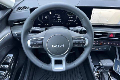 2025 Kia K5 EX