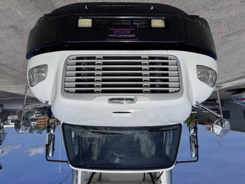 2018 Freightliner M2 106