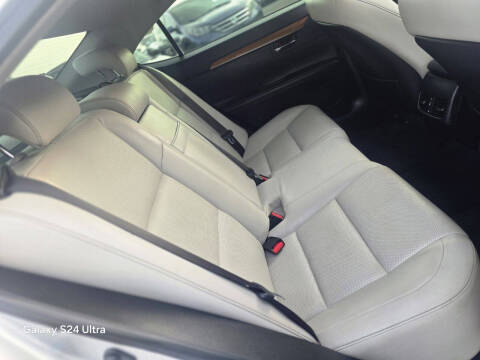 2013 Lexus ES 300h