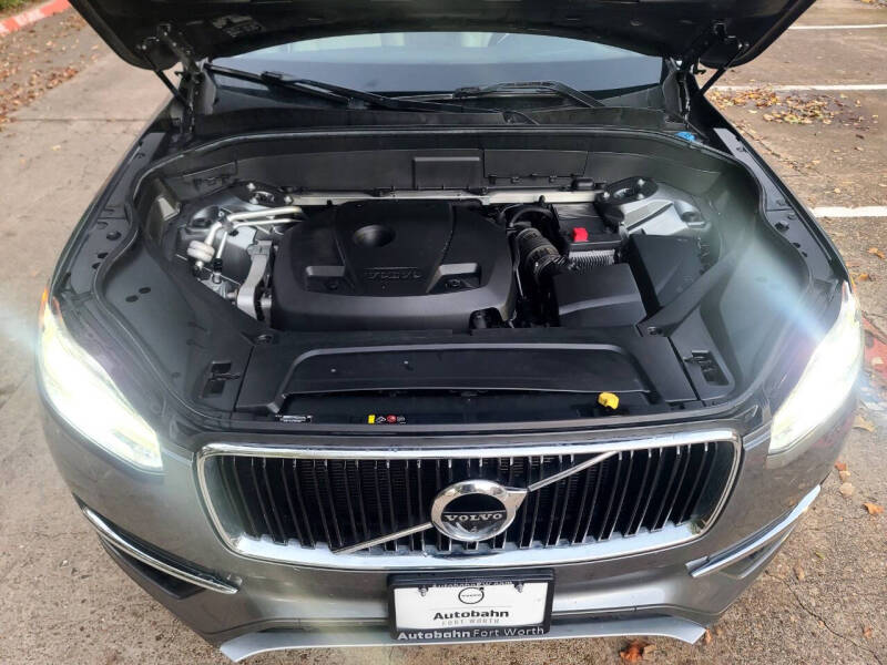 2017 Volvo XC90 T6 Momentum