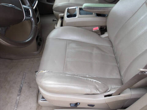 2013 Chrysler Town and Country Touring-L