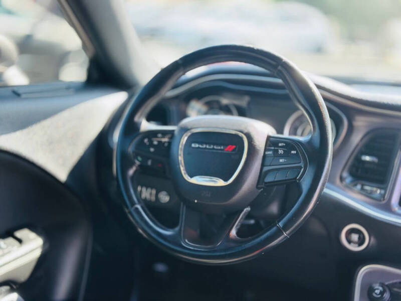 2015 Dodge Challenger SXT