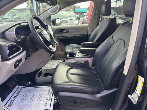 2024 Chrysler Pacifica Touring L
