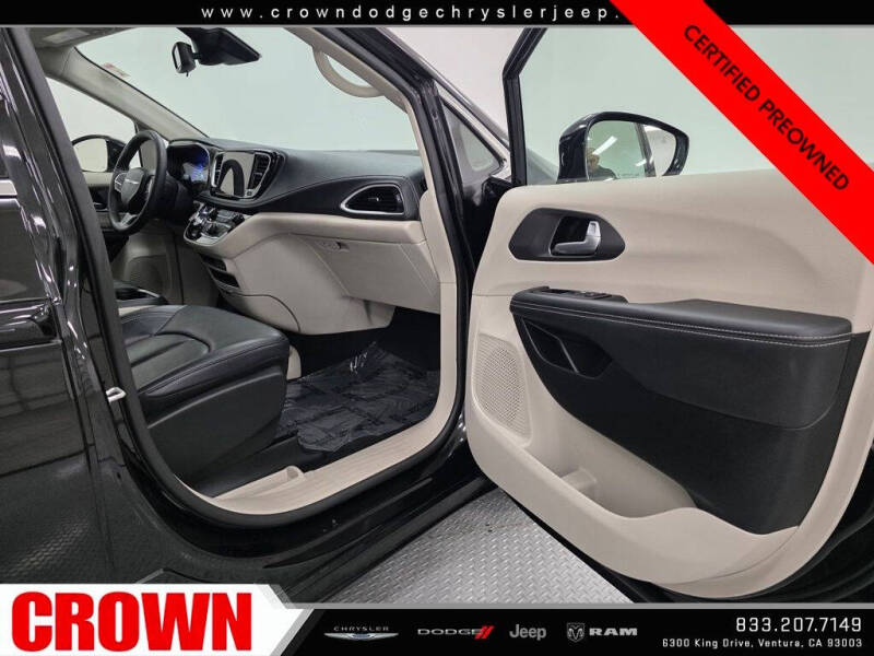 2024 Chrysler Pacifica Plug-In Hybrid Select