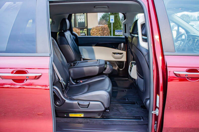 2023 Kia Carnival EX