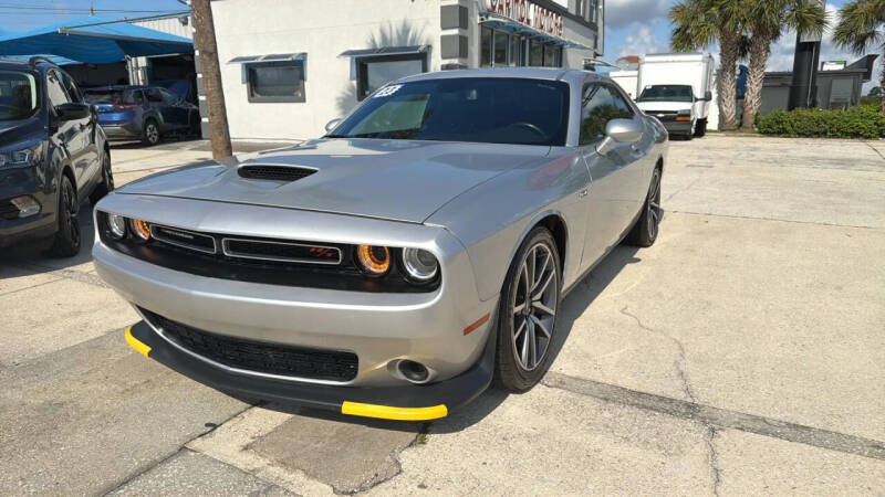 2023 Dodge Challenger R/T's photo