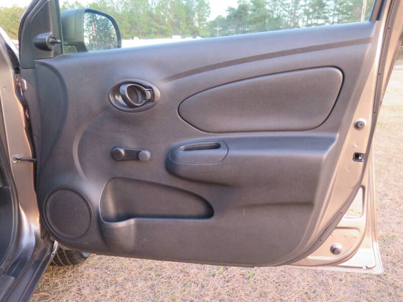 2015 Nissan Versa 1.6 S Plus