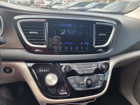 2017 Chrysler Pacifica Touring