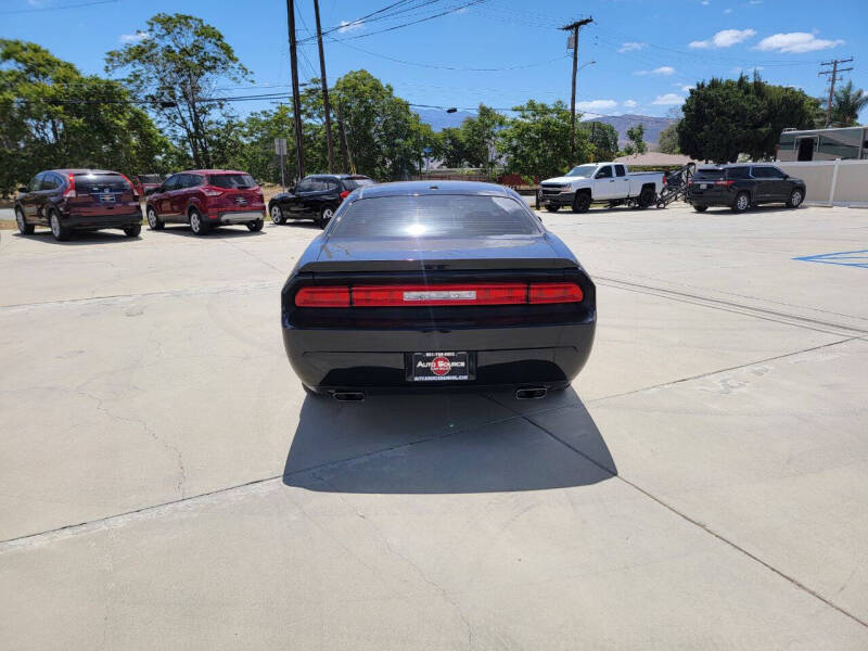 2012 Dodge Challenger SXT Plus