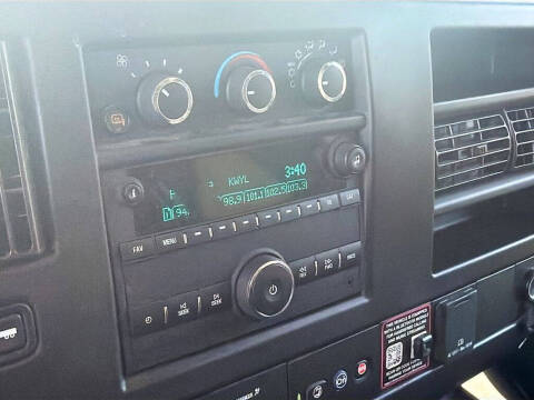 2025 Chevrolet Express 3500