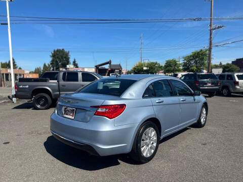 2013 Chrysler 200 LX