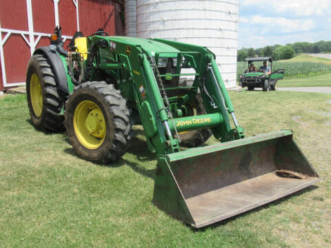2013 John Deere TRACTOR