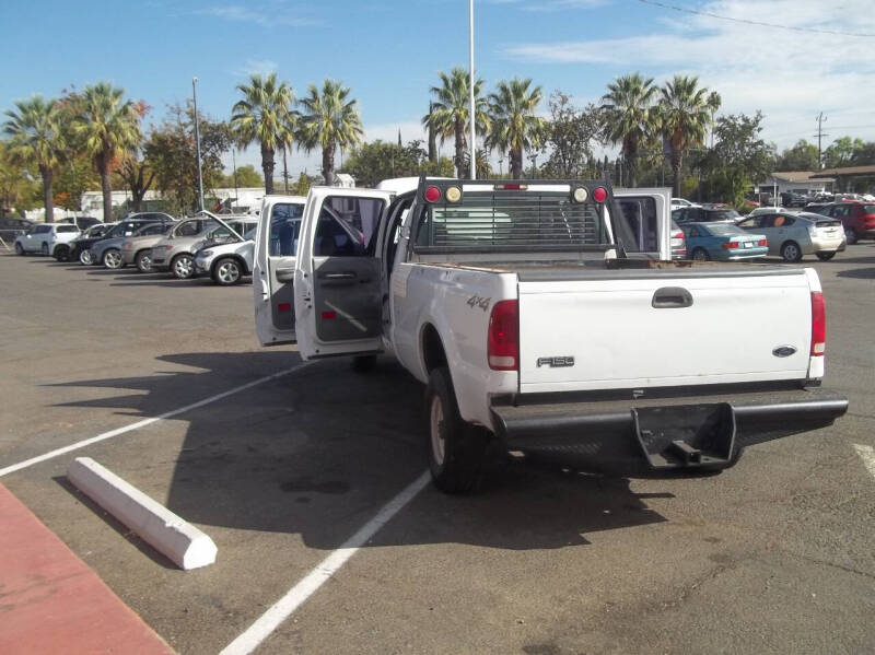 2002 Ford F-350 Super Duty XLT photo 59