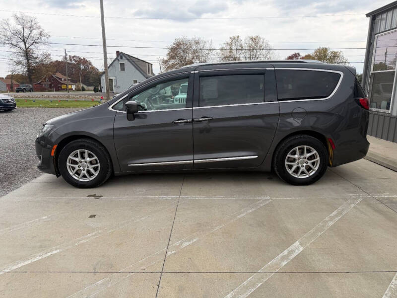 2020 Chrysler Pacifica Touring L