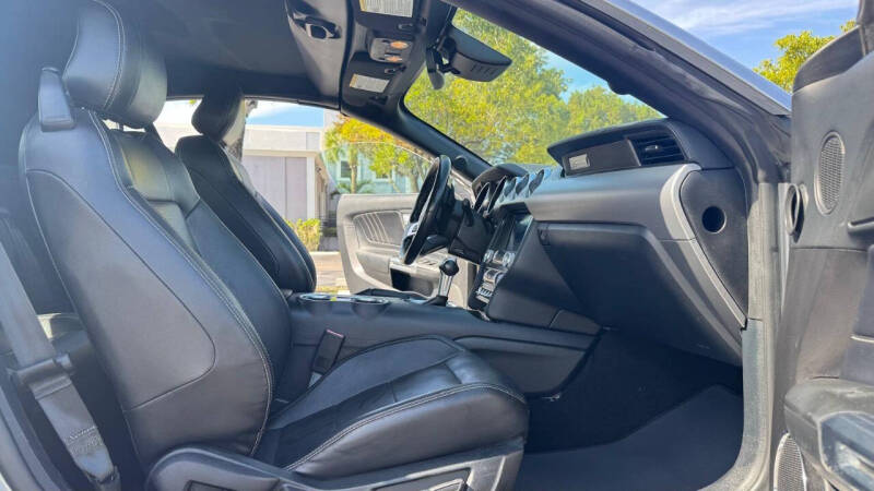 2021 Ford Mustang EcoBoost