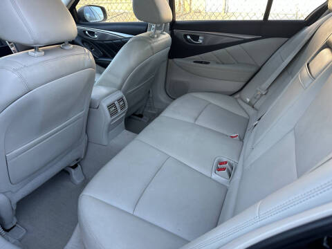 2015 Infiniti Q50 Premium