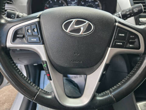 2014 Hyundai Accent SE
