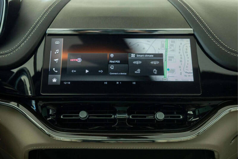 2025 Aston Martin DBX 707