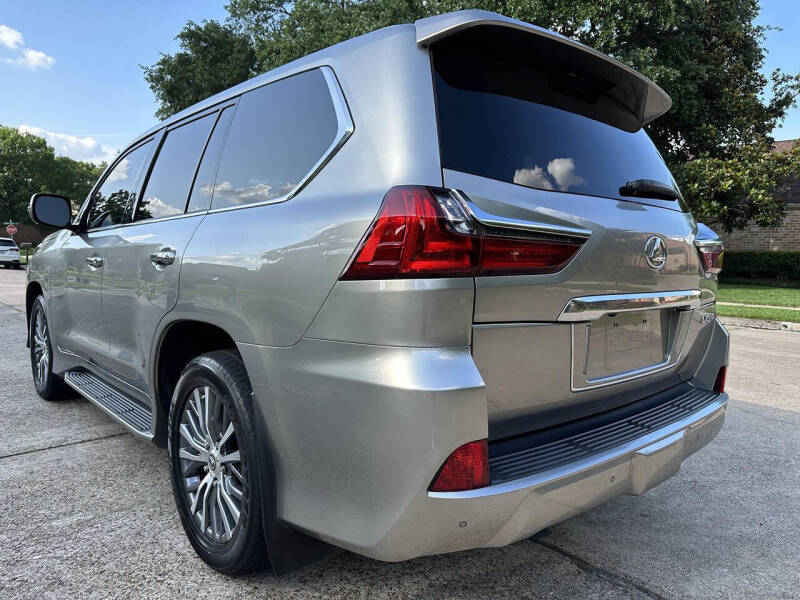 2019 Lexus LX 570 Three-Row
