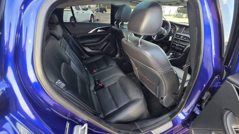 2018 Infiniti QX30 Premium