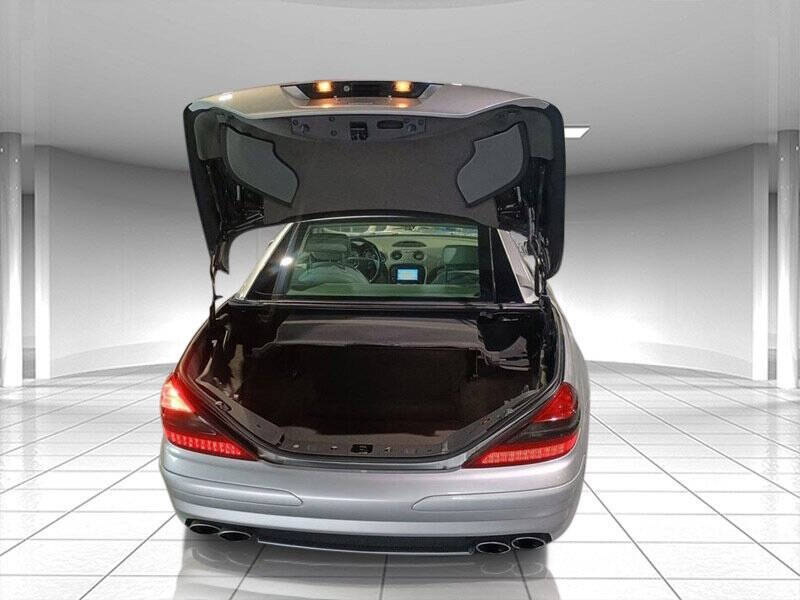 2005 Mercedes-Benz SL-Class 9