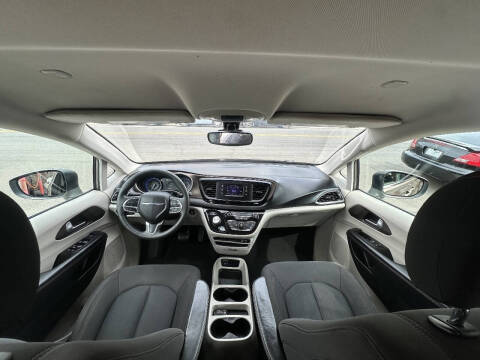 2017 Chrysler Pacifica LX