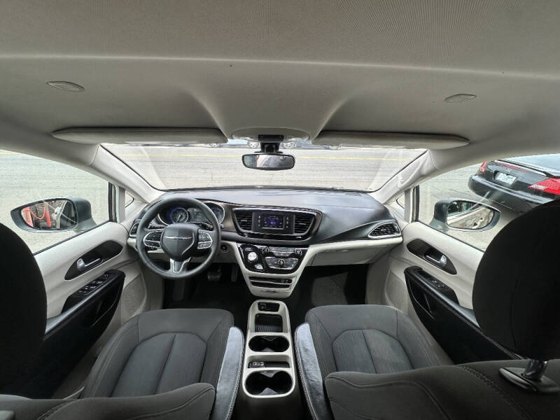 2017 Chrysler Pacifica LX