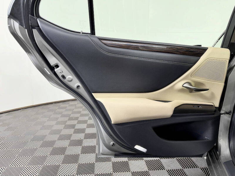 2019 Lexus ES 300h