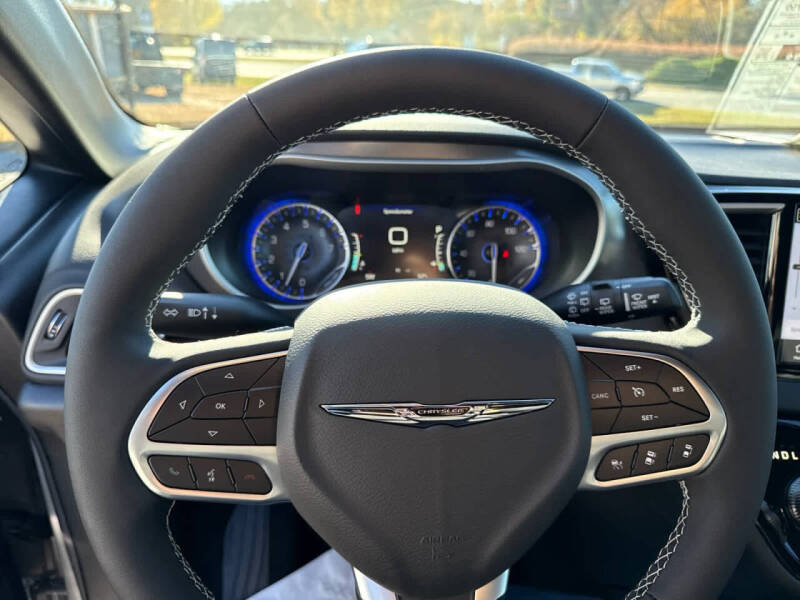 2026 Chrysler Voyager LX