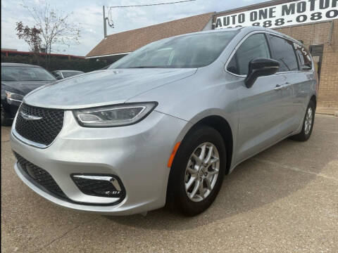 2024 Chrysler Pacifica Touring L