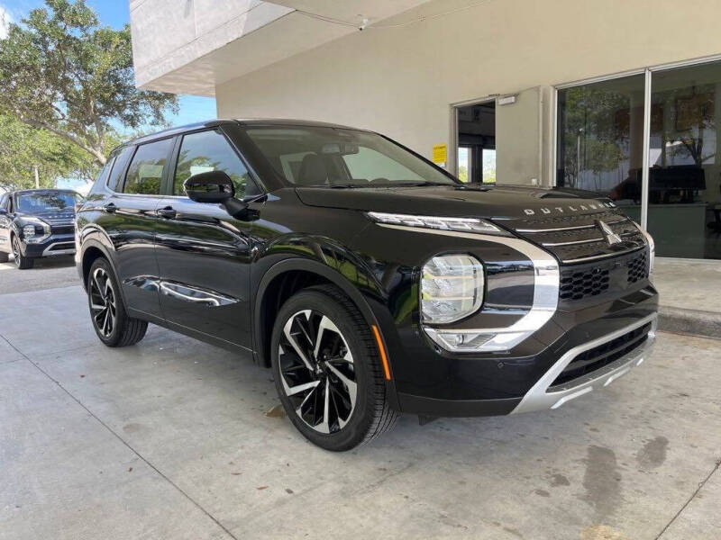 Used 2023 Mitsubishi Outlander SE with VIN JA4J3UA87PZ057917 for sale in Davie, FL