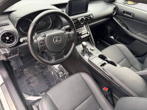 2024 Lexus IS 300