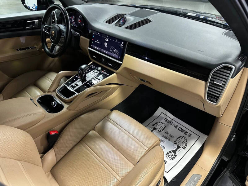 2022 Porsche Cayenne Platinum Edition