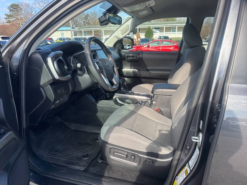 2022 Toyota Tacoma SR5 V6