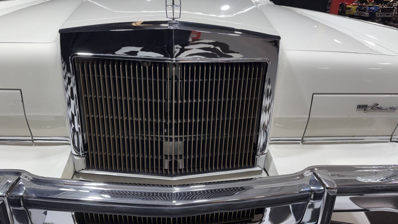 1979 Lincoln Continental 32