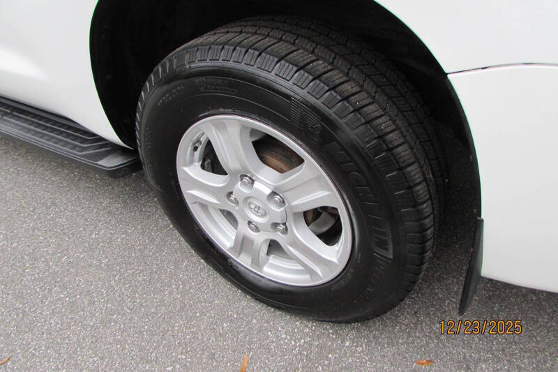 2013 Toyota Sequoia SR5