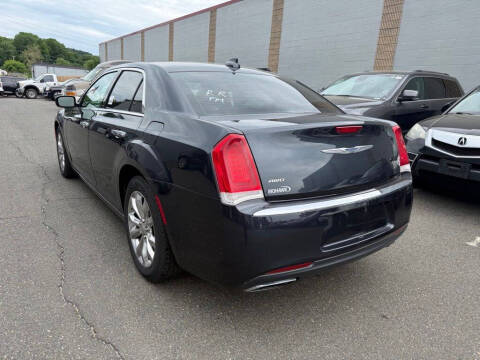 2017 Chrysler 300 C