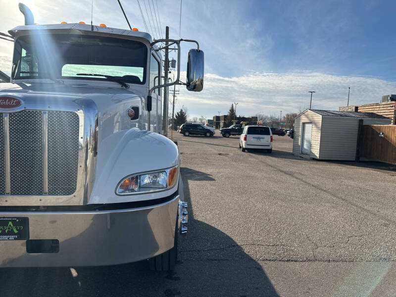 2020 Peterbilt 337