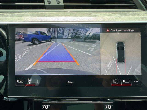 2022 Audi e-tron quattro Premium