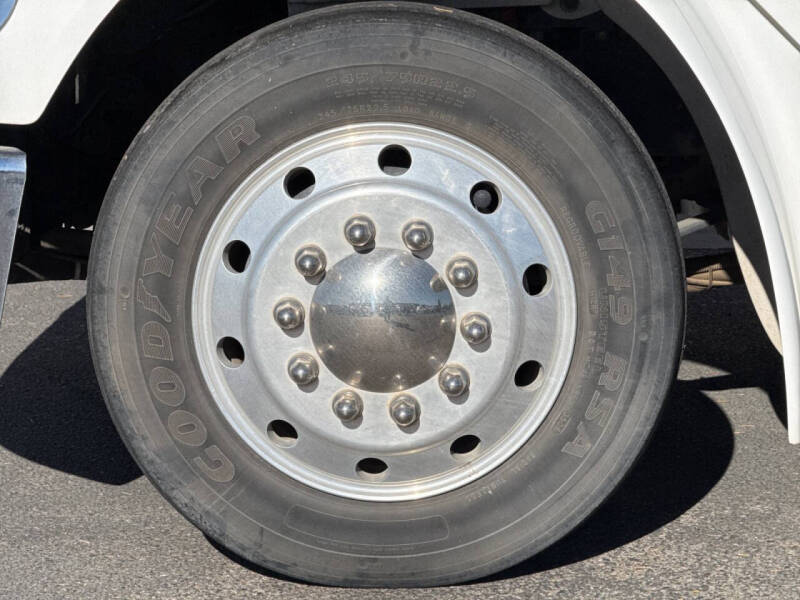 2007 Freightliner M2 106