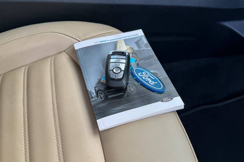 2022 Ford Edge SEL