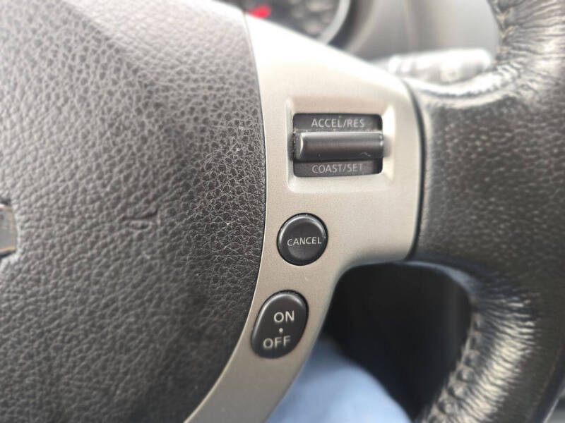 2013 Nissan Rogue SV w/SL Package