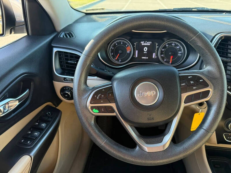 2019 Jeep Cherokee Latitude