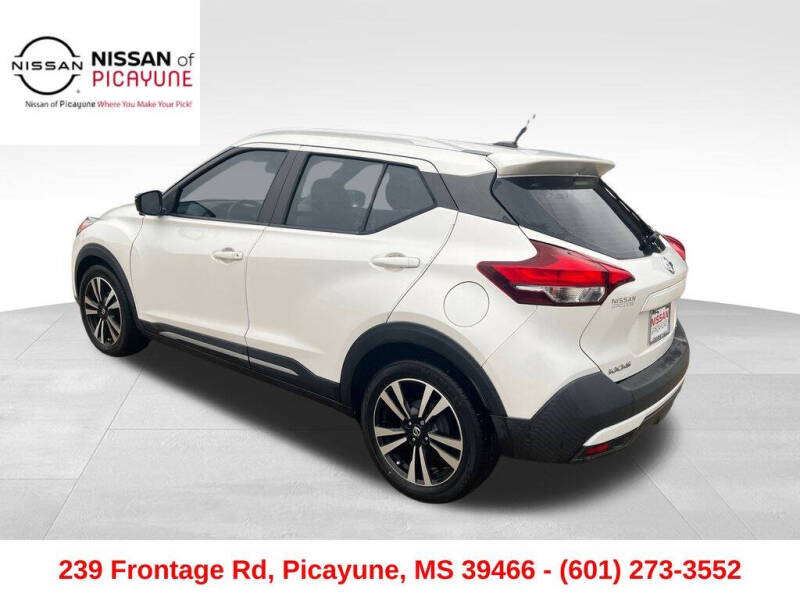 2019 Nissan Kicks SR