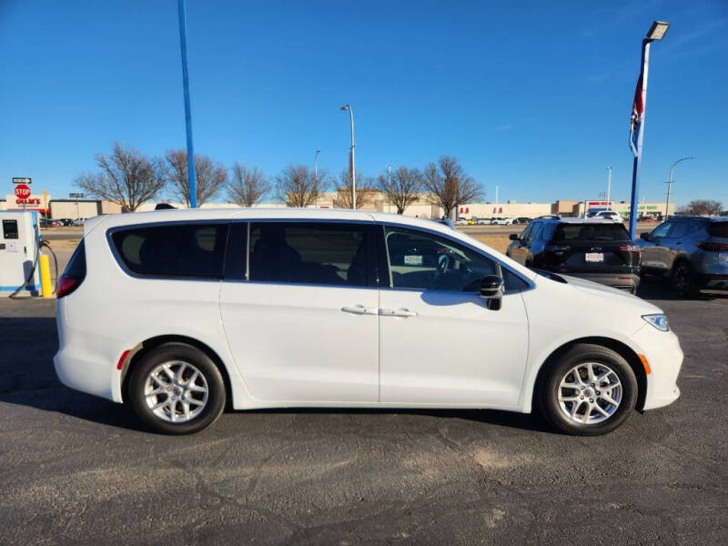 2024 Chrysler Pacifica Touring L