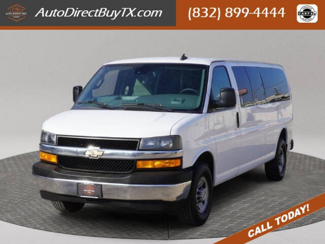 2020 Chevrolet Express Passenger LT's photo