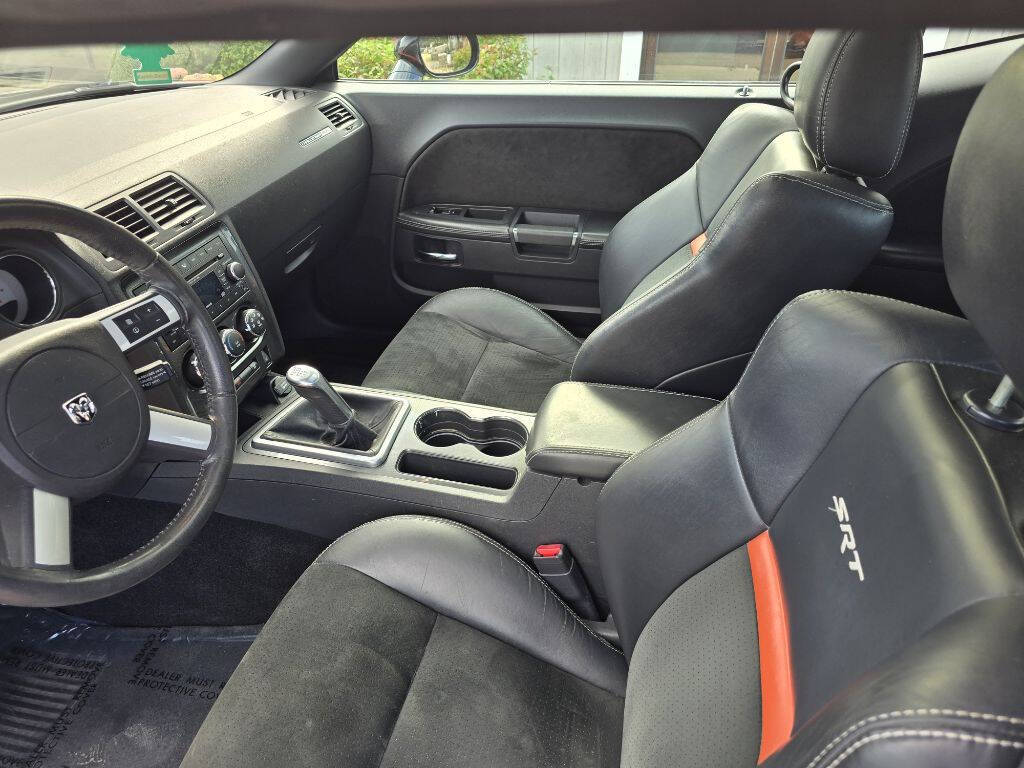 2009 Dodge Challenger 31